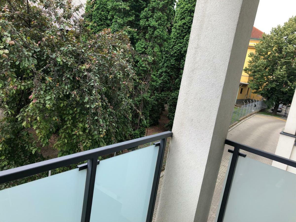 デブレツェンBelle Casa 24アパートメント エクステリア 写真
